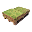 Illustration: Foto zeigt übereinandergestapelte Rasensoden, die auf einer Holzpalette liegen